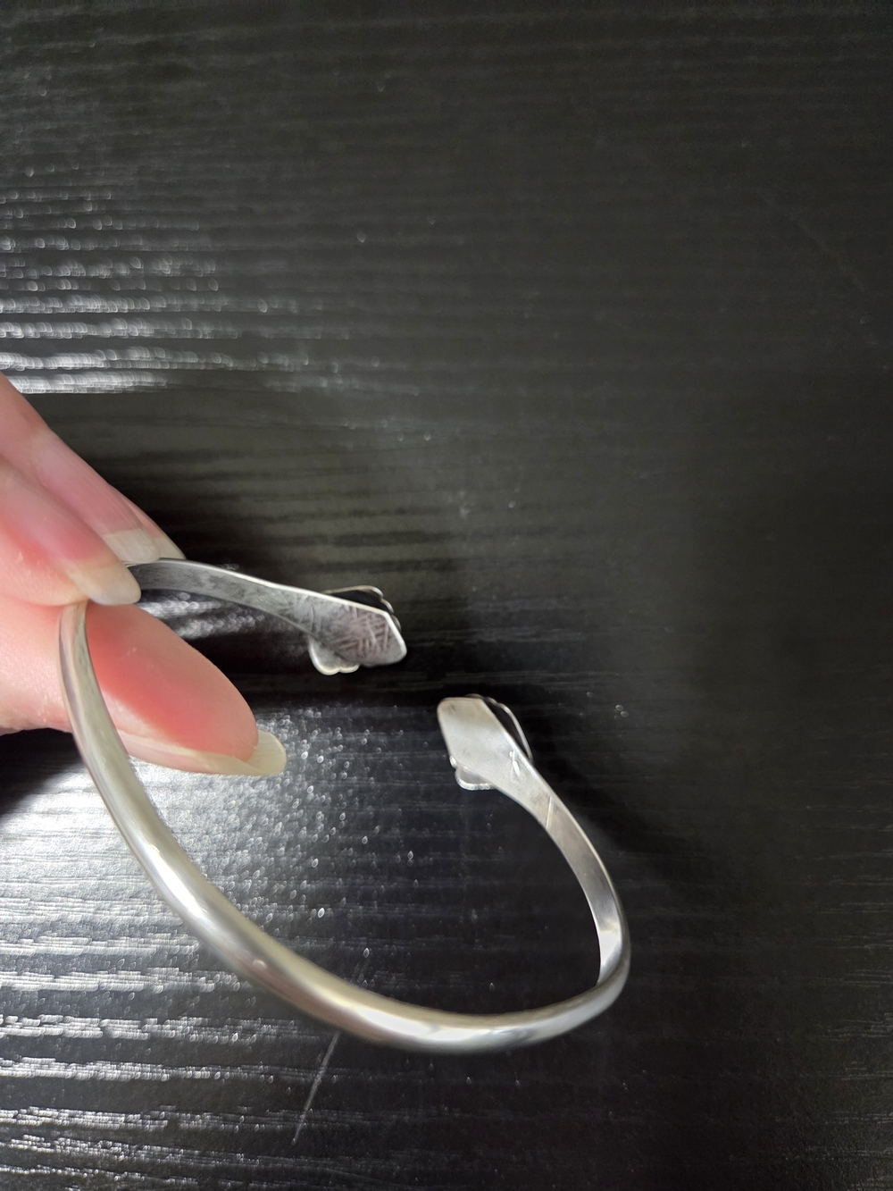 Sterling Silver Cuff Bracelet Open End Shell Bypass Design 12.7g Vintage - Picture 3 of 7